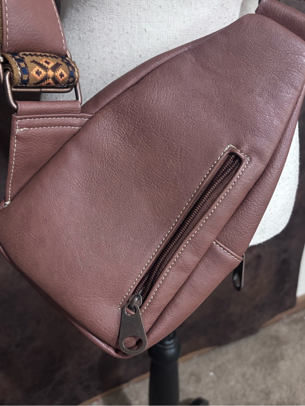 Nocona leather Ivy sling cross body - Picture 4 of 6